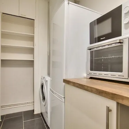 Luxurious 1 Bedroom Notre Dame De Monge Free Netflix