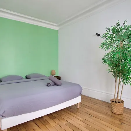 Luxurious 1 Bedroom Notre Dame De Monge Free Netflix